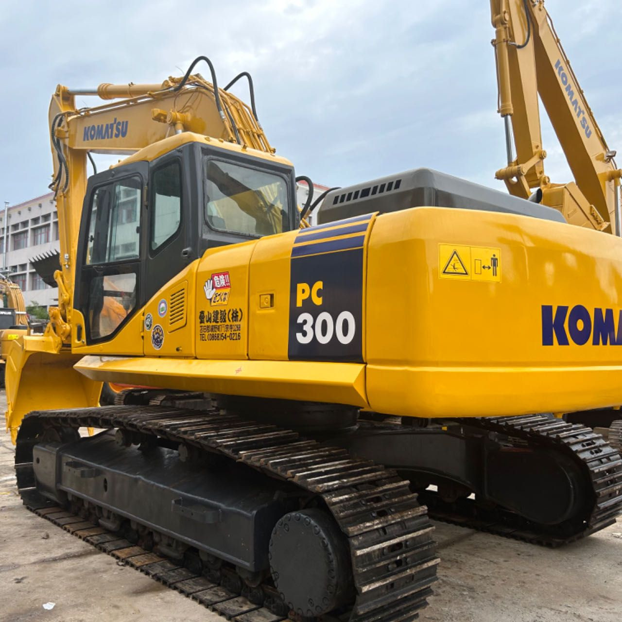 100% ready used Komatsu pc300 excavator secondhand excavators