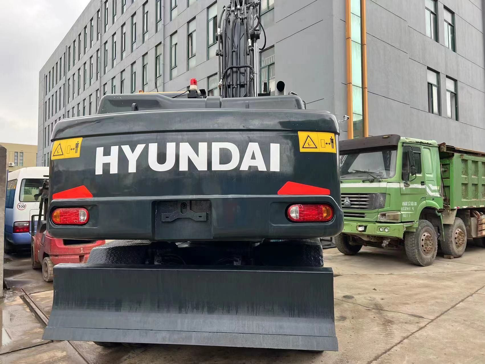 Secondhand excavators Hyundai 210w-9t used excavator cheap for sale