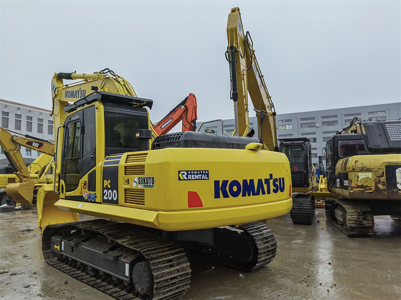 Used Komatsu pc200 excavator secondhand excavators