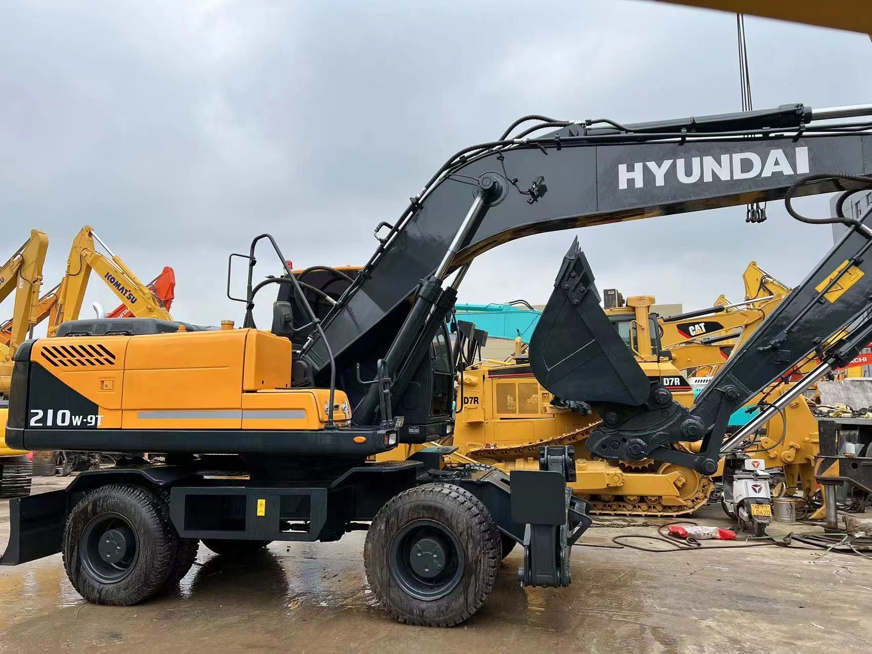 used Hyundai 210w-9t excavator secondhand excavators in Shanghai