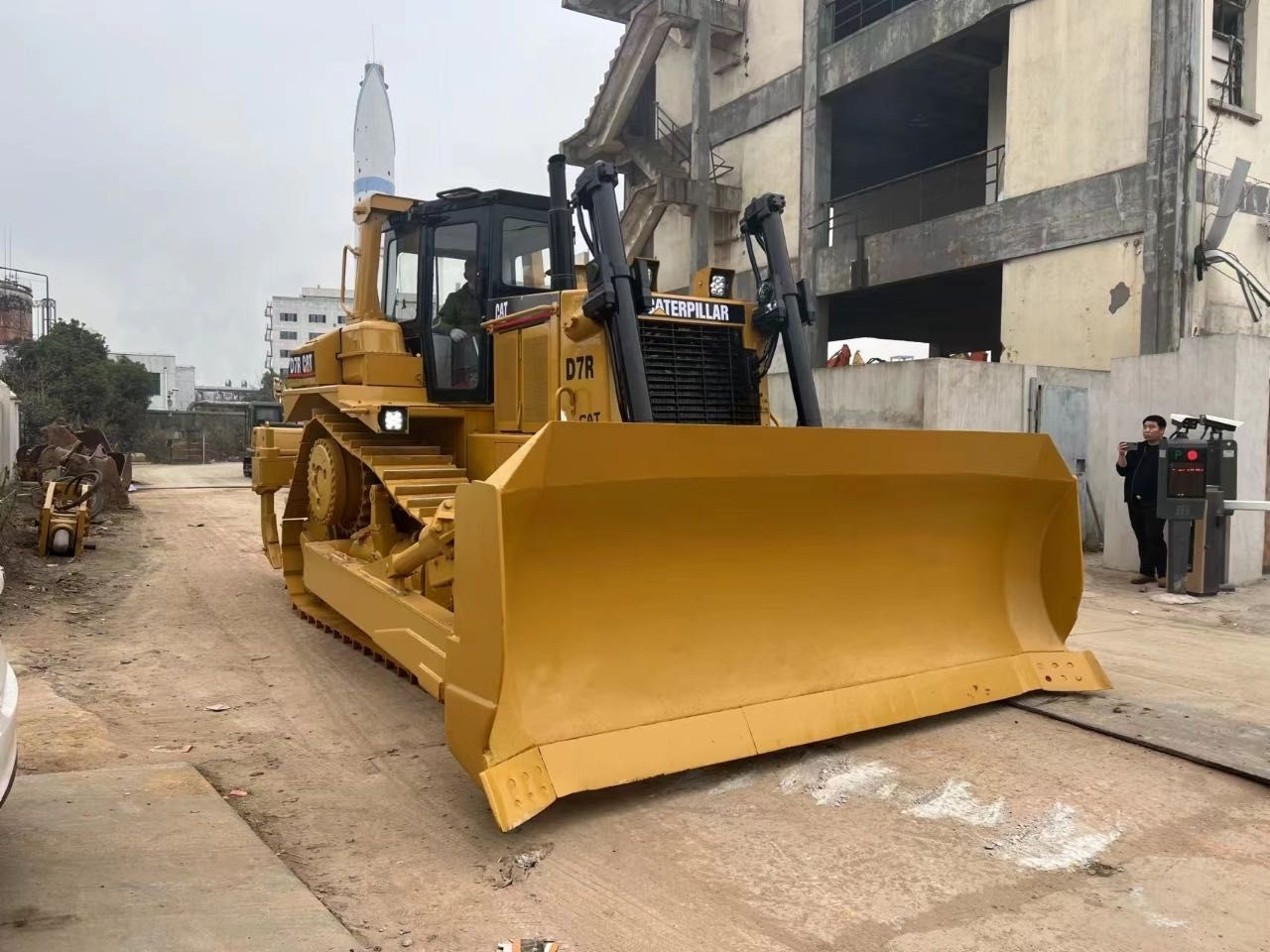 Good condition used cat d7r bulldozer caterpillar bulldozers 100% ready cheap for sale in Shanghai