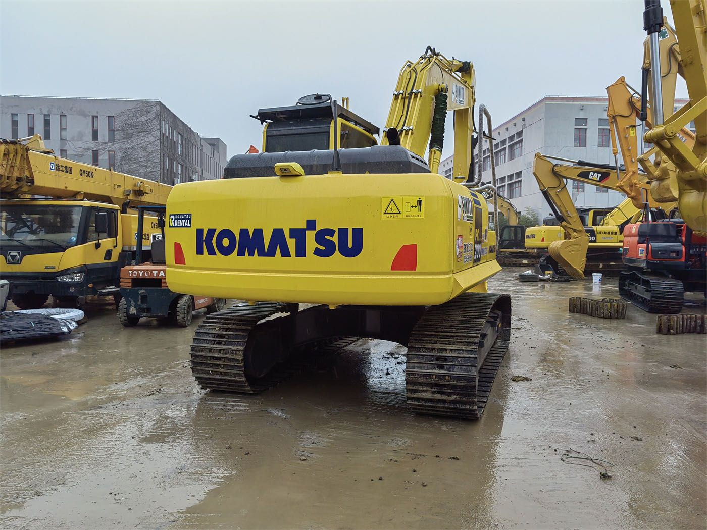 Used Komatsu pc200 excavator secondhand excavators