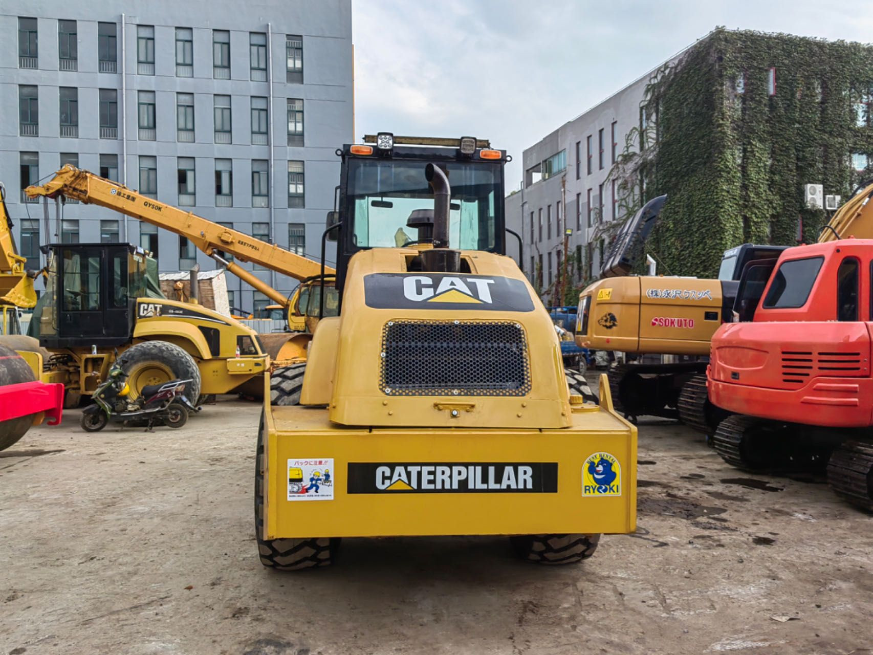 100% ready 90% new Used caterpillar cs683e cat road roller