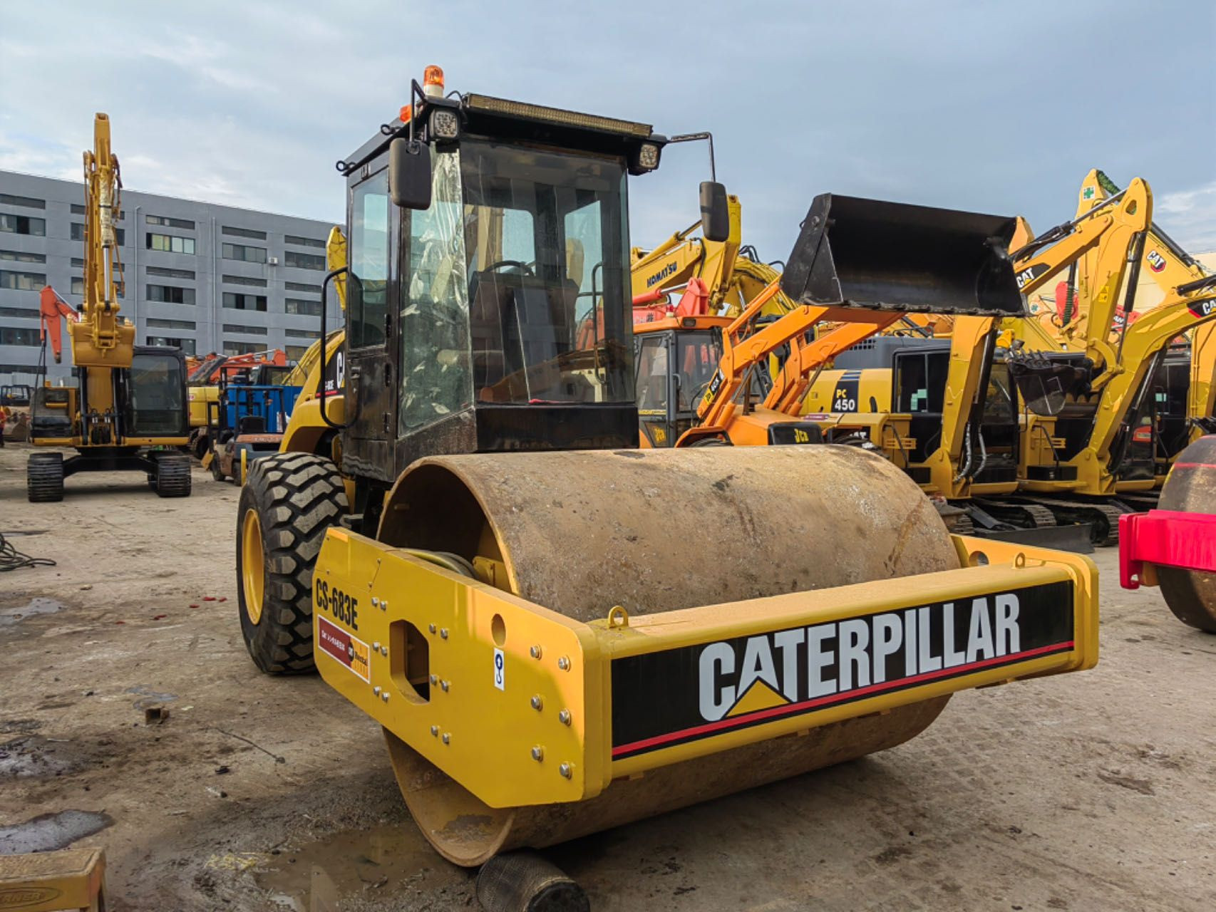 100% ready 90% new Used caterpillar cs683e cat road roller