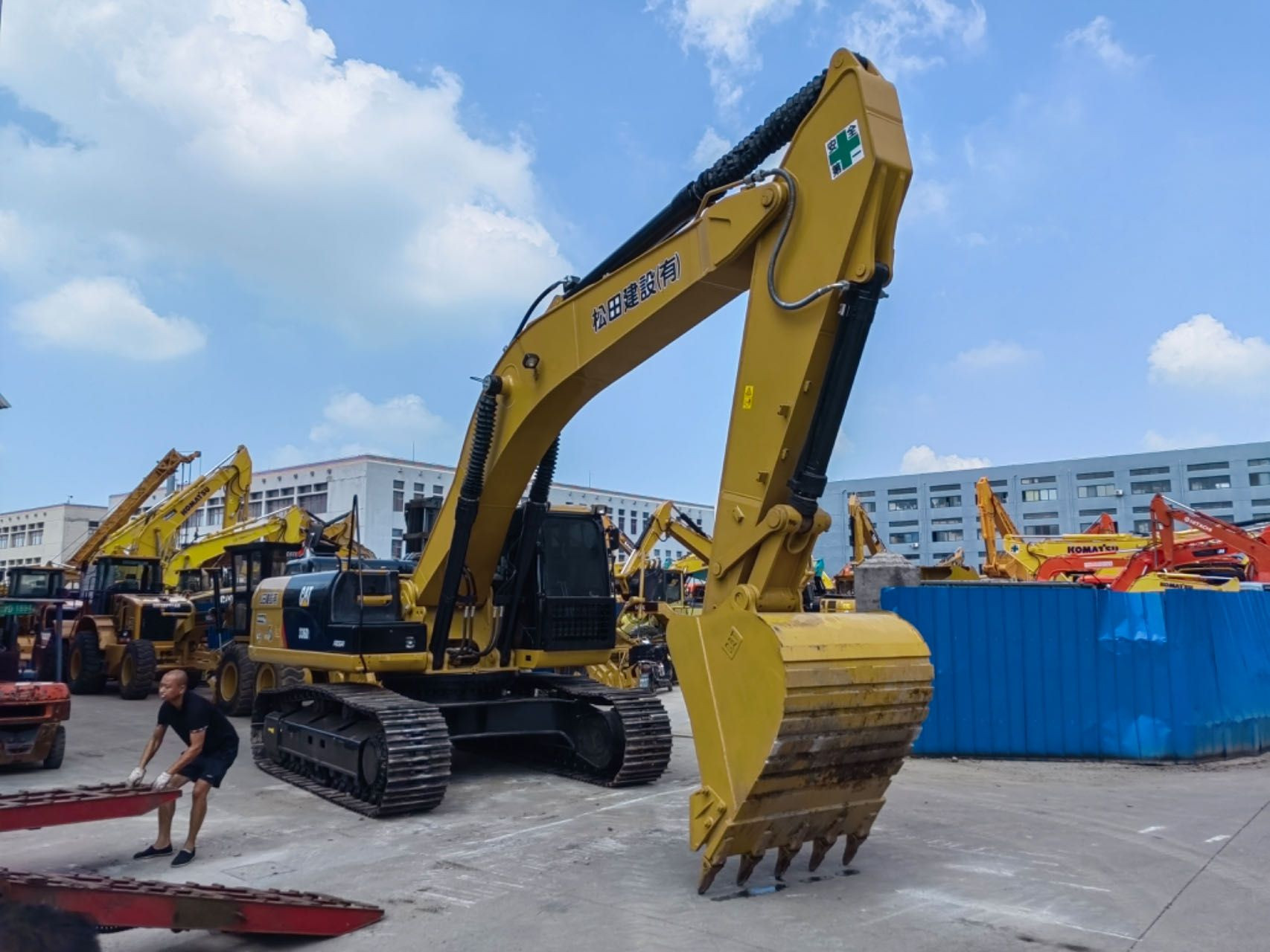 cat 336d used excavator cheap for sale in Shanghai secondhand 40t crawler excavators hot sale