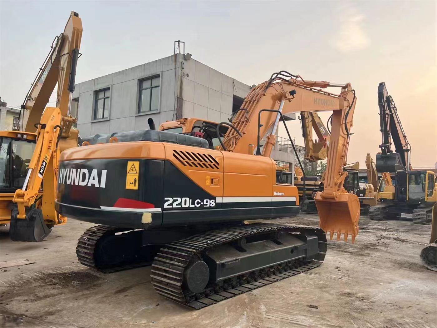 Original Korea used Hyundai 220lc-9s excavators secondhand 20ton excavator