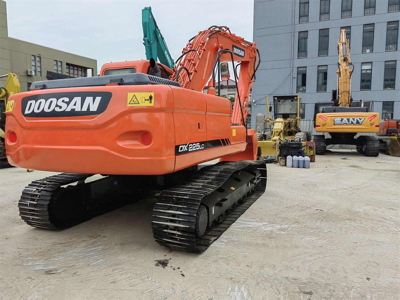 2018 year used original Doosan excavators secondhand 225lc excavator